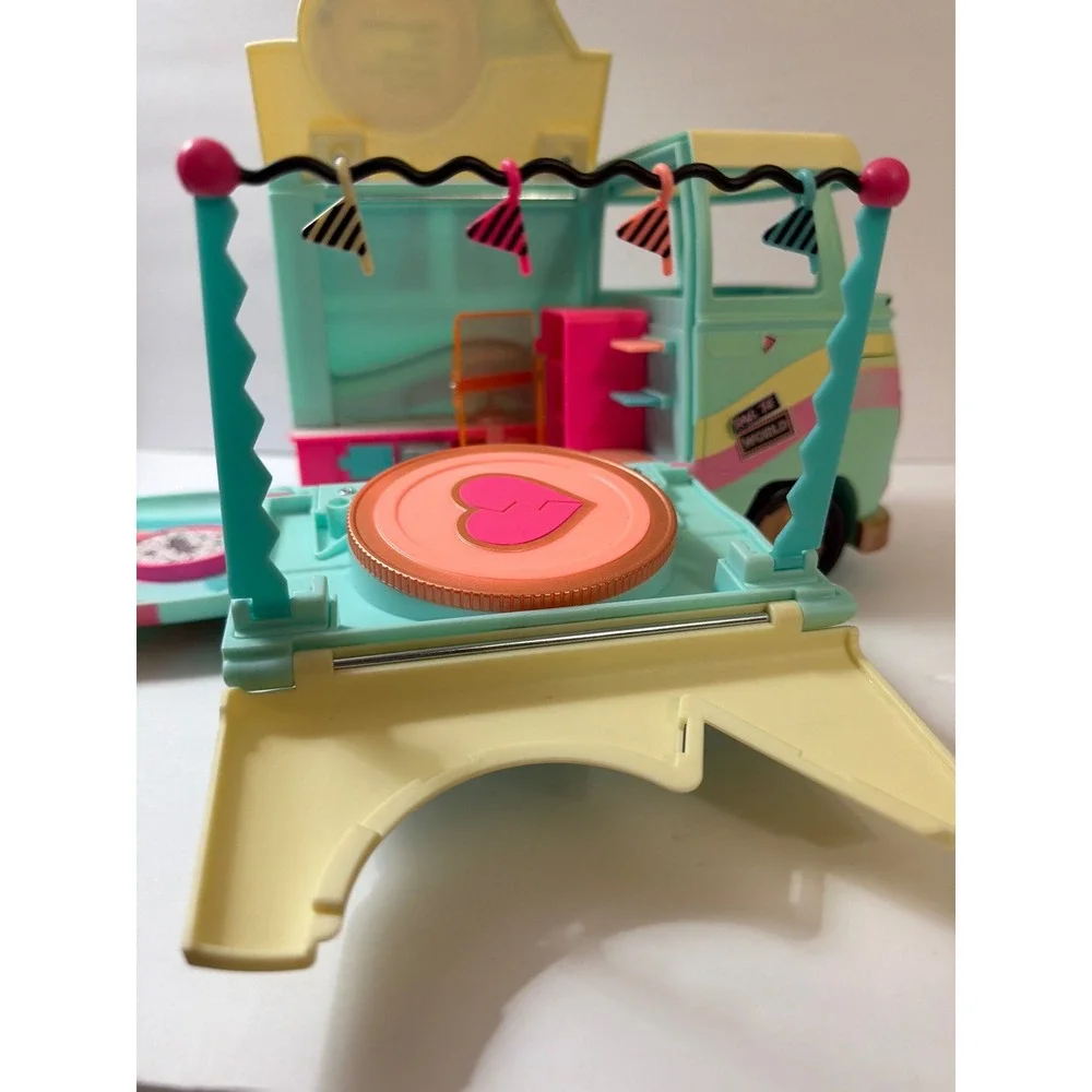 LOL Surprise 2-in-1 Glamper Fashion Camper Blue Pink Transforming Playset MGA